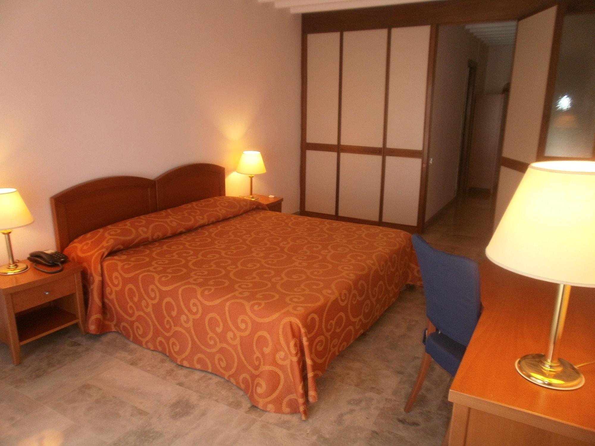 Residenze Garden Aparthotel Рим Екстериор снимка