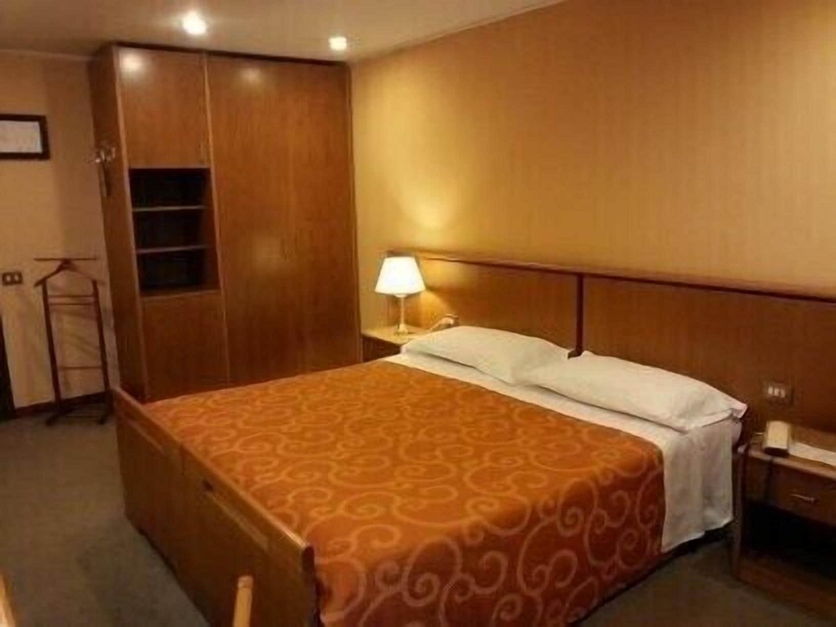 Residenze Garden Aparthotel Рим Екстериор снимка