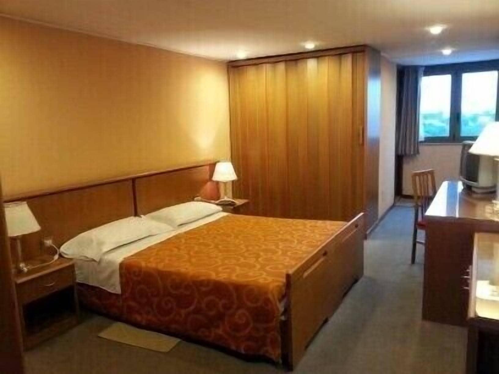 Residenze Garden Aparthotel Рим Екстериор снимка