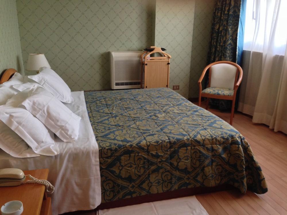 Residenze Garden Aparthotel Рим Екстериор снимка