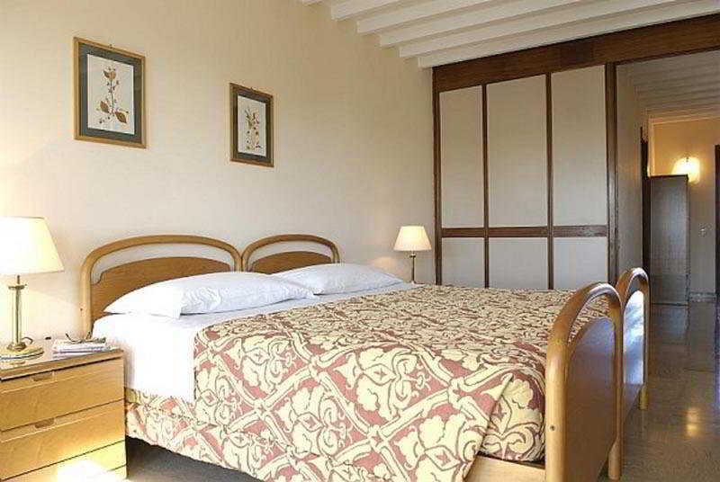 Residenze Garden Aparthotel Рим Стая снимка